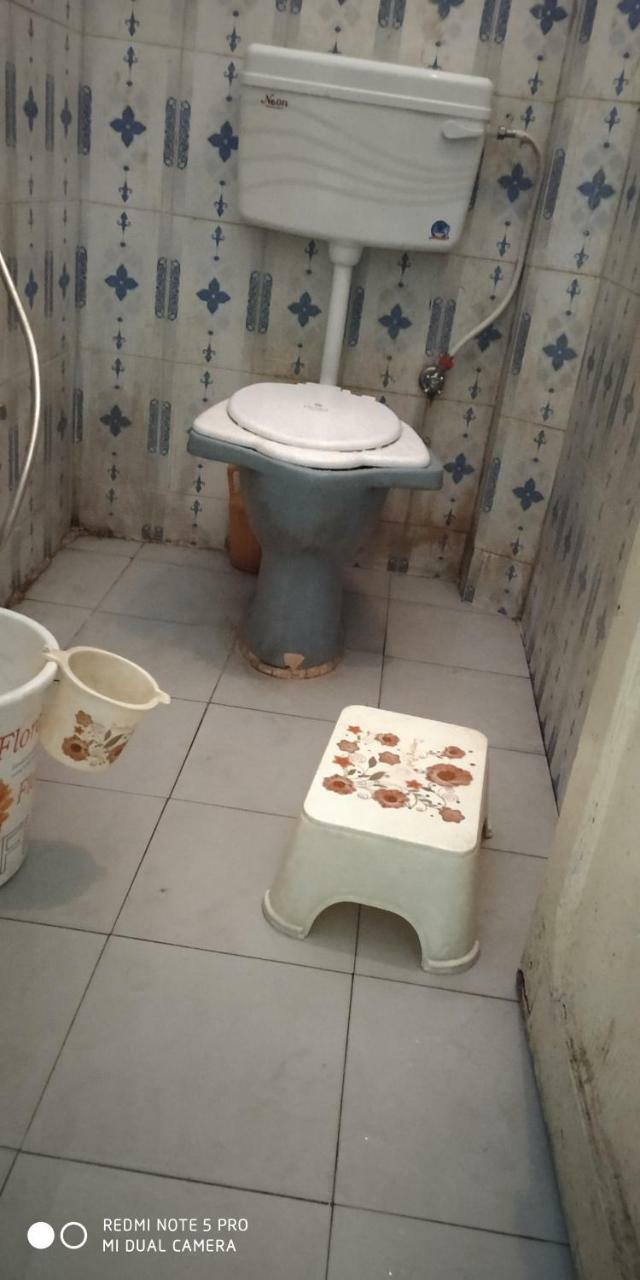 Hotel Uttam Nivas Ahmadabad Zewnętrze zdjęcie